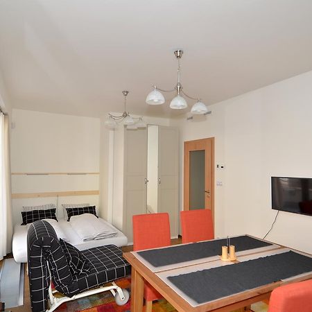 Апартаменти Apartman Mozartova Прага Екстер'єр фото